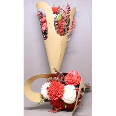 Bouquet zinnia e rose rosso